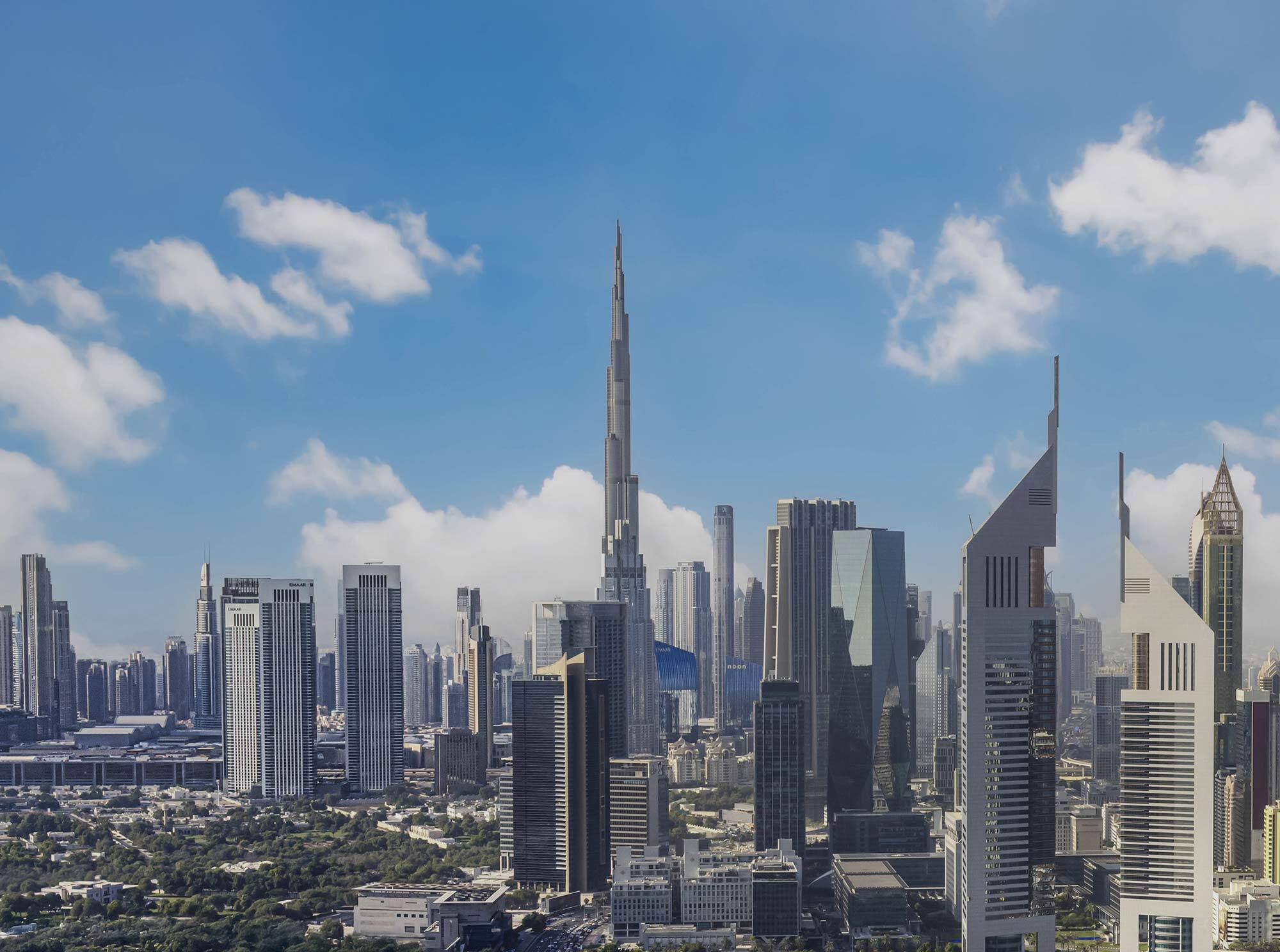 Explore-the-world-to-dubai