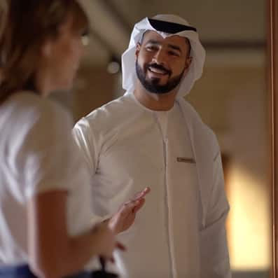 مواطن إماراتي الزي الوطني