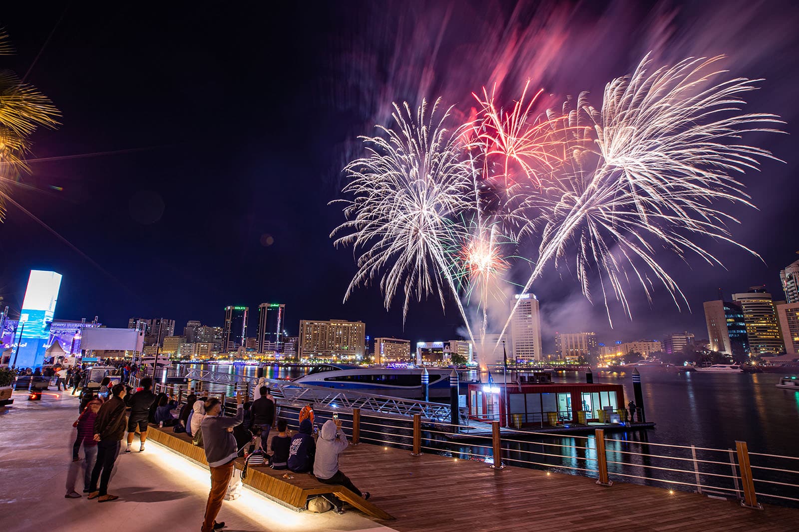 عروض الألعاب النارية