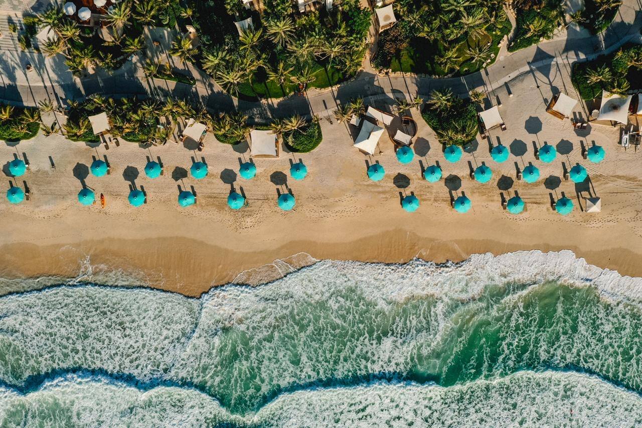 social-distancing-guidelines-also-apply-to-the-placement-of-beach-accessories