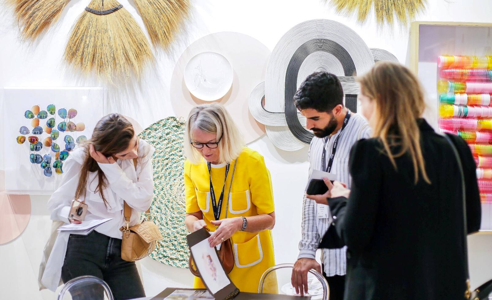 مجموعة من خبراء التصميم الداخلي