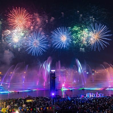 Big fireworks display at Dubai Festival City Mall